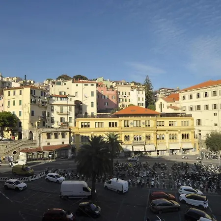 Alcazar Town Center * Sanremo