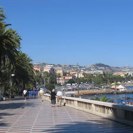 Alcazar Town Center Lägenhet Sanremo